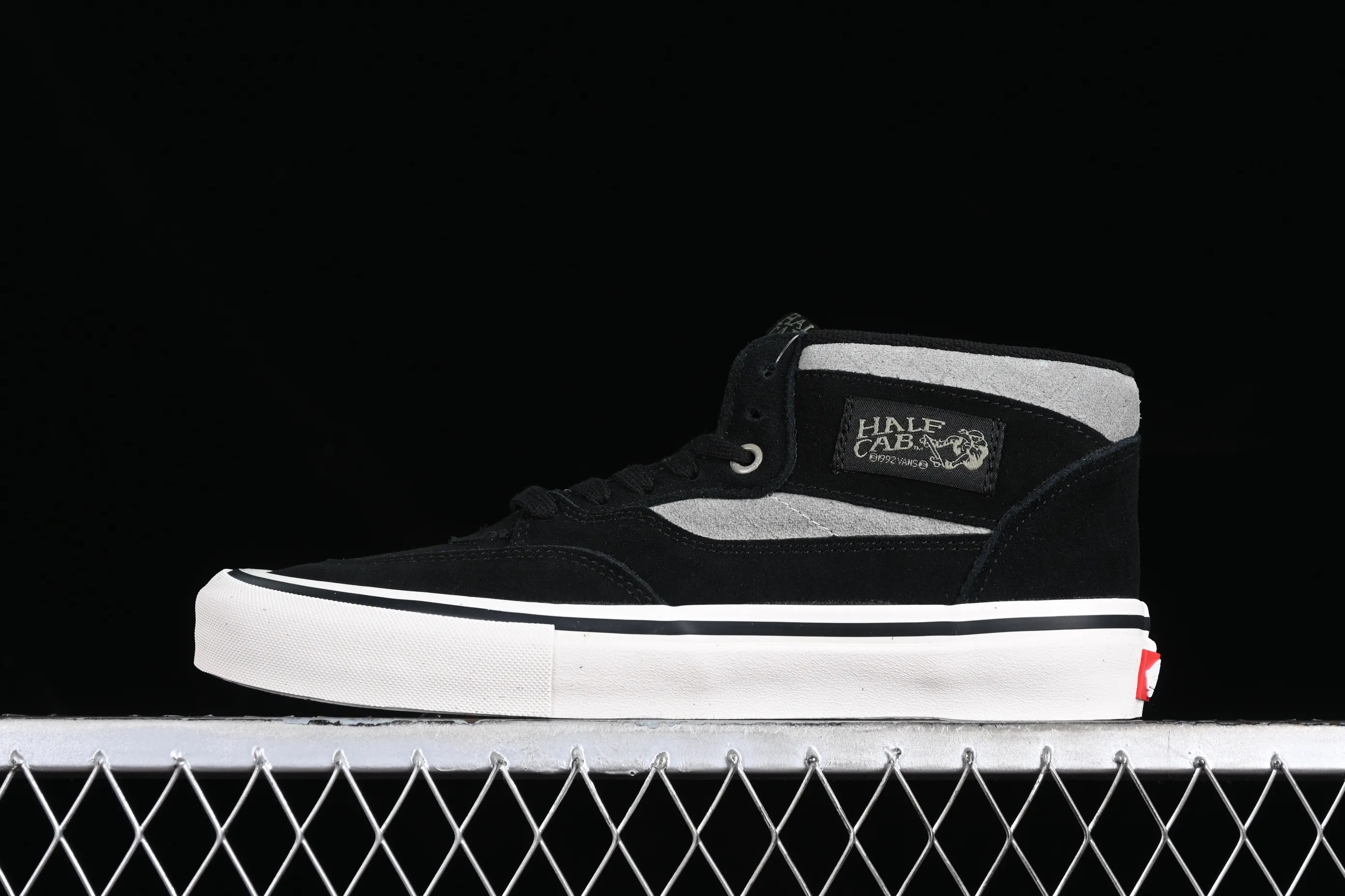 All Categories Vans Vans Series Vans Mid Vans China Vans Half Cab Pro Links Black Gray Vans Official Retro Casual Simple Versatile Skateboard Shoes VN0A38CP2LA